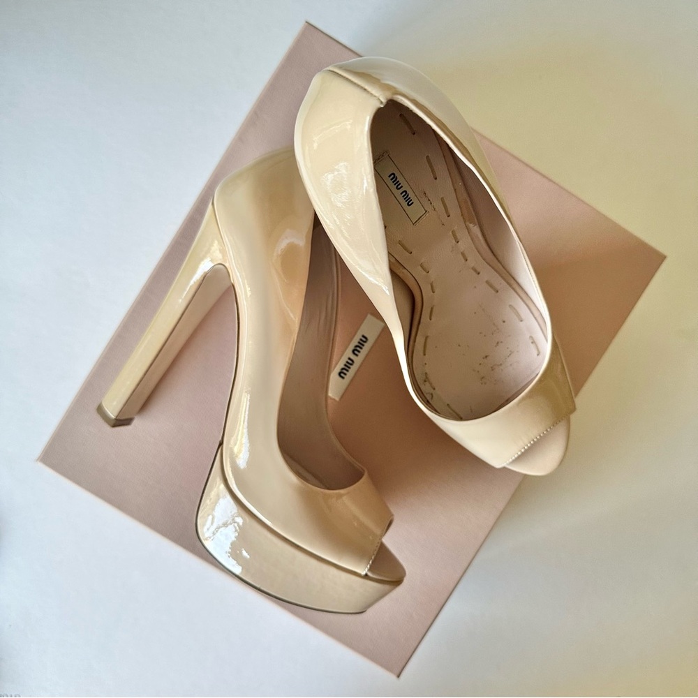 Miu Miu Vernice Cipria Patent Leather Nude Peep Toe Platform Pumps Heels WORN 1X